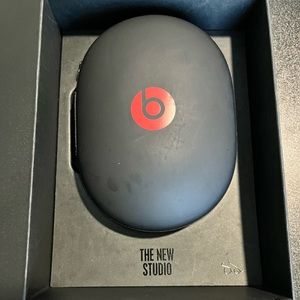 Beats Studio 3 Wireless Over Ear Headphones